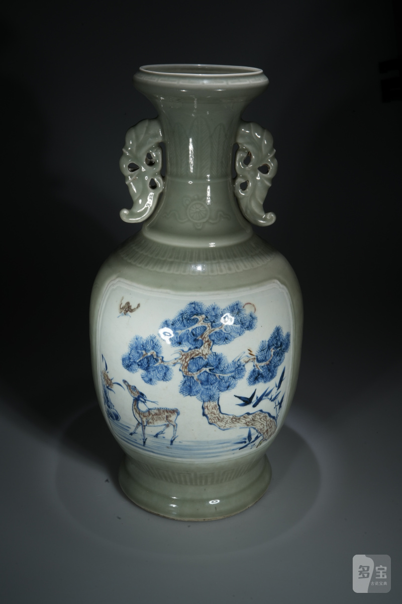 清乾隆 豆青开光青花釉里红松鹤延年瓶 - 图2